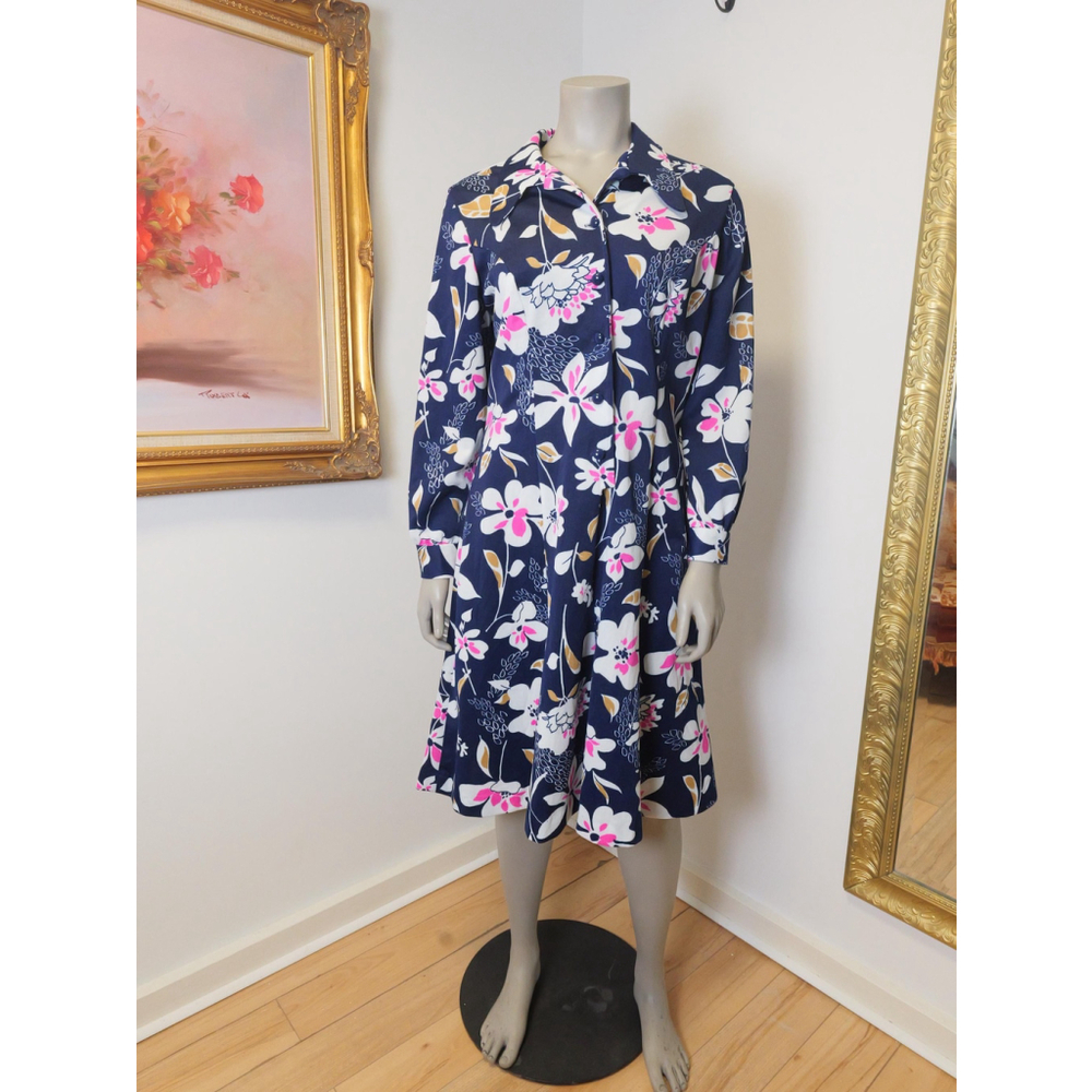 1970’s plus size women’s vintage casual floral day dress